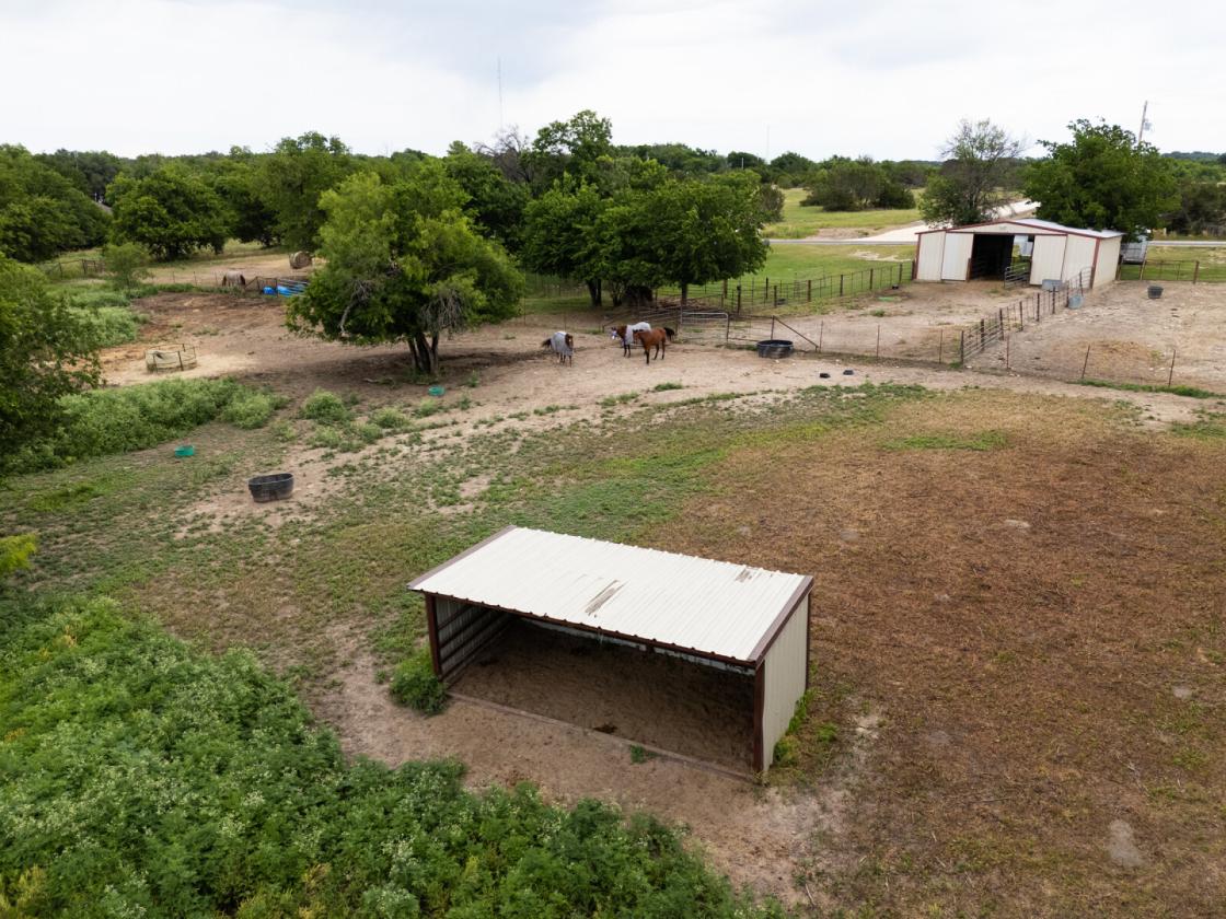 Horse property with gorgeous views - photo 20