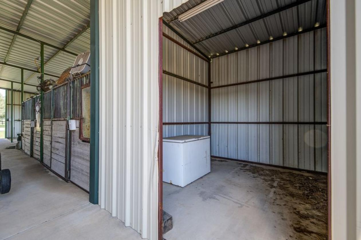 PERFECT HORSE PROPERTY AND MORE!! LARGE REDUCTION! - photo 14