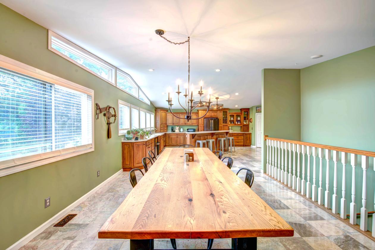 Gorgeous equestrian estate on 34.5 acres - photo 13
