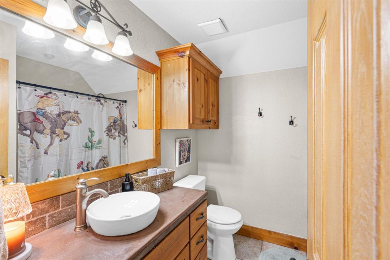 Custom home on 33 Acres! - photo 23