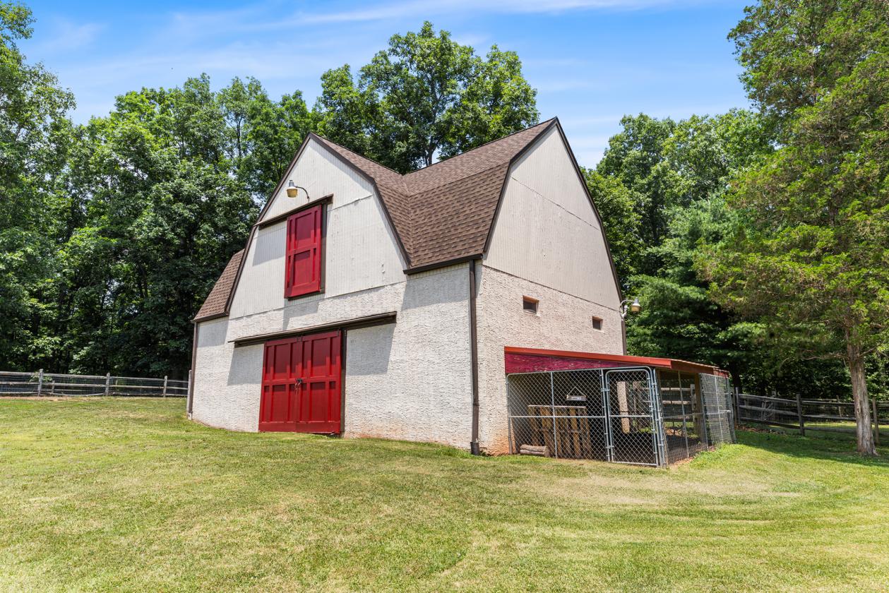 Skippack Farm Home and Barn - photo 9