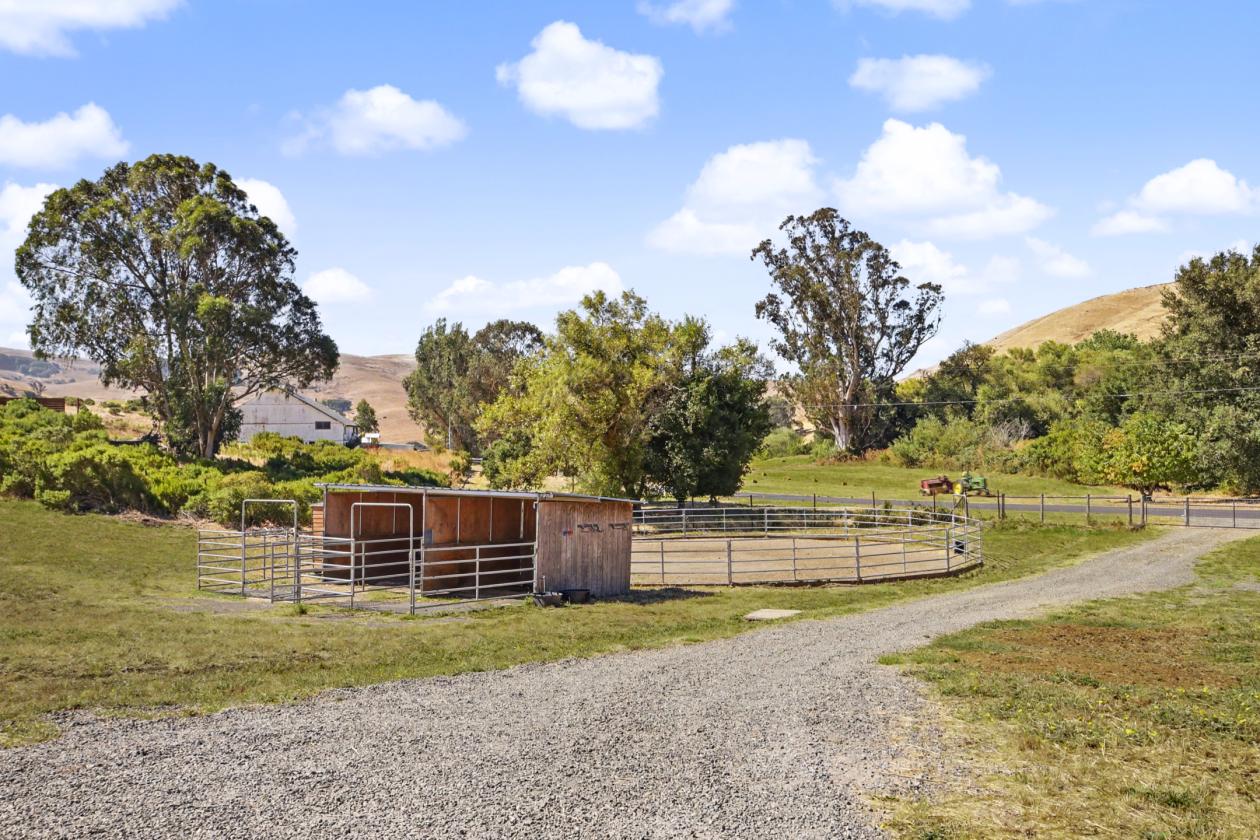 Multigenerational 20 Acre Horse Property Awaits - photo 18