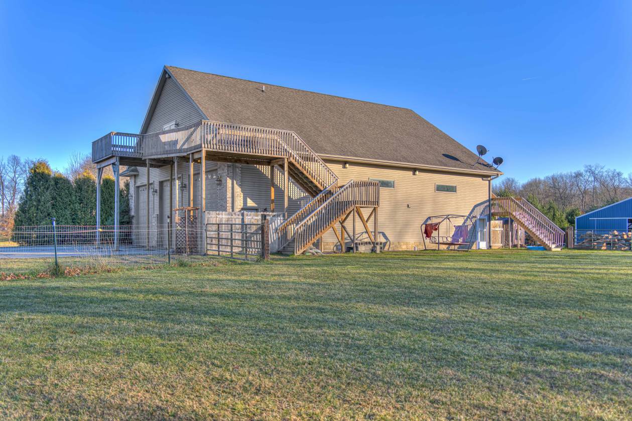Horse Property for sale.