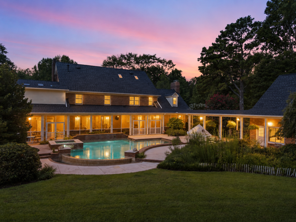 ROUX MANOR | AN EQUESTRIAN ESTATE & MINI FARM - photo 4