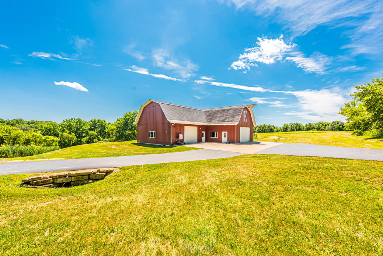 Enchanted 598 acre gated horse estate Scales Mound, Jo Daviess County