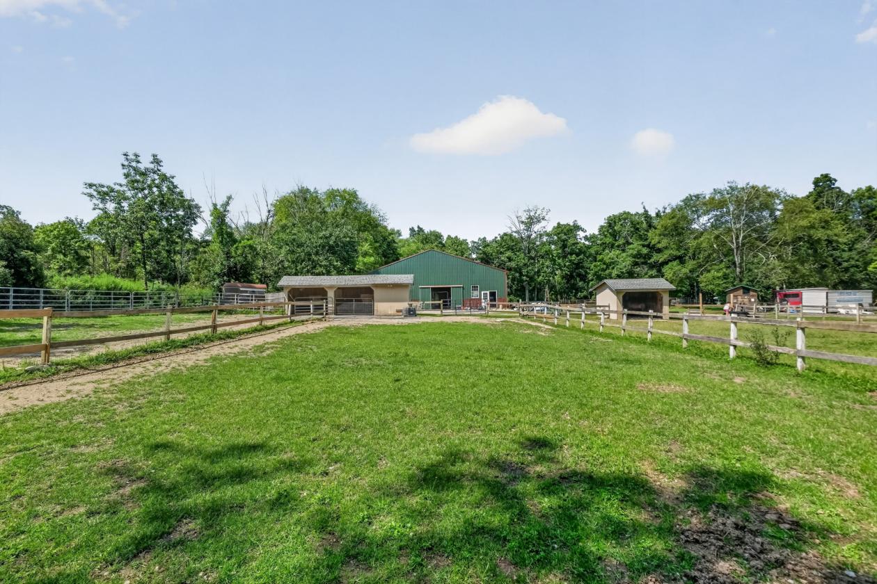 Private 5+ Acre Mountain-Top Equestrian Property - photo 16