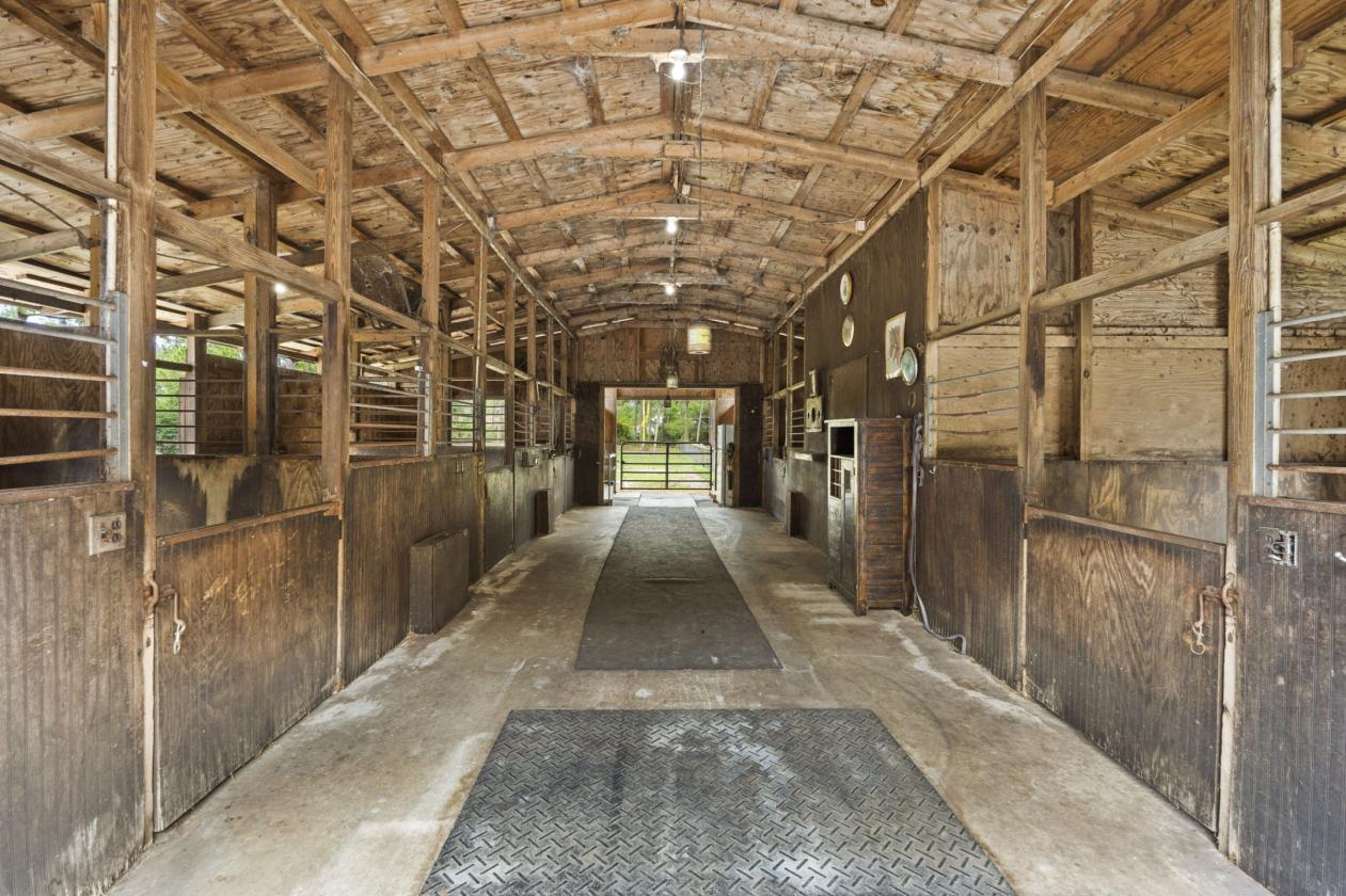 Beautifully updated 5 acre equestrian property - photo 16