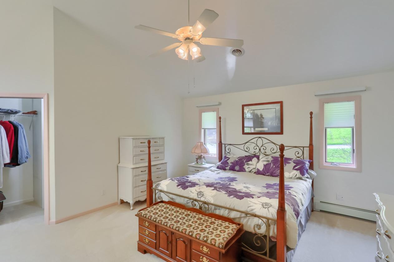 Custom home with endless opportunities! - photo 12