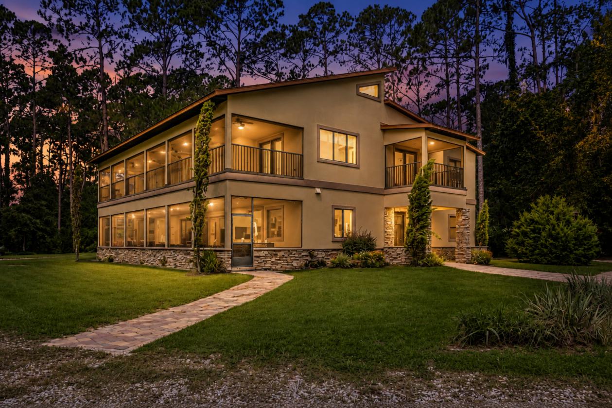 Luxury lake estate with acreage and horse stalls - photo 5