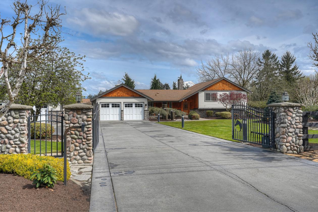 An Exceptional 10-Acre Equestrian Estate - photo 16