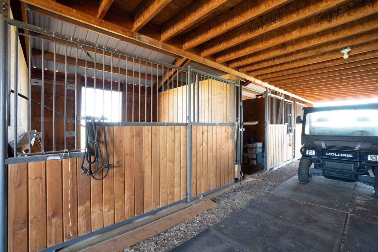 36 Acre Horse Ranch in the Wt. Mtns. of ARIZONA - photo 22