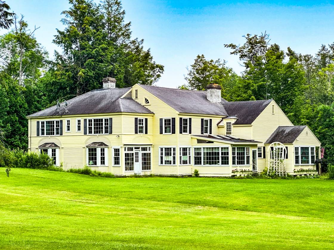 Horse Property for sale.