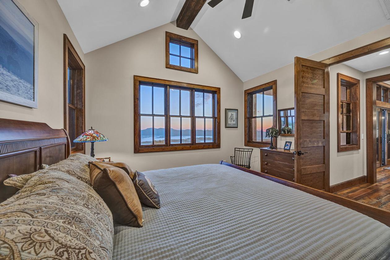 Sorrel Sky Farm Luxury Mountain Equestrian Estate - photo 18
