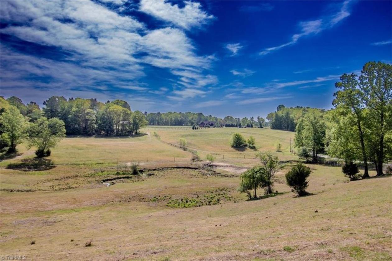 Luxury equestrian farm with custom home - photo 27