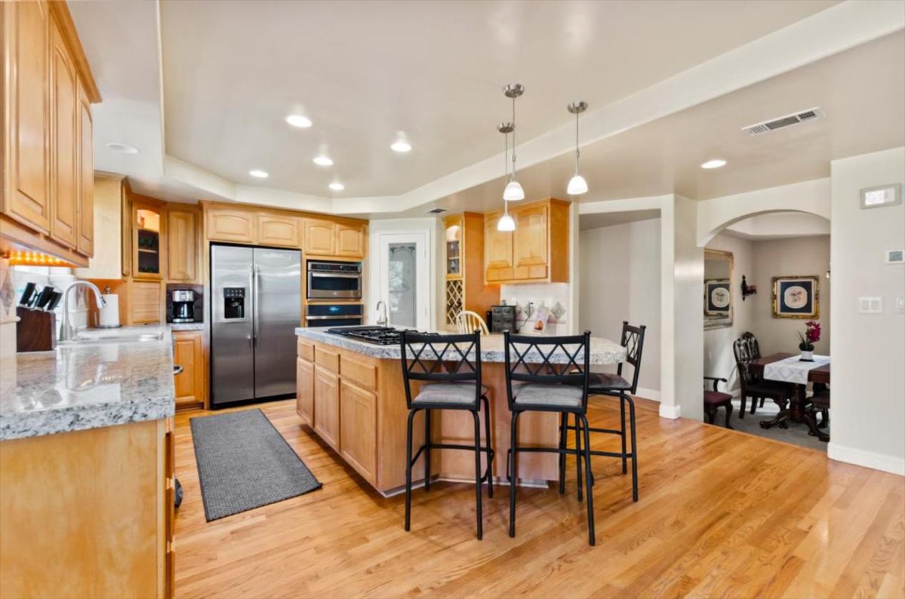 Beautiful Country home for the family on 5+ AC - photo 16
