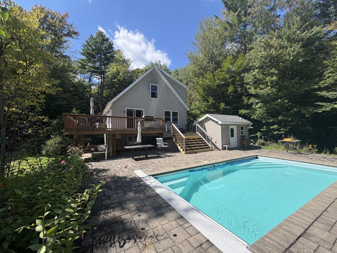 Country Retreat on 5 acres with stable - photo 13