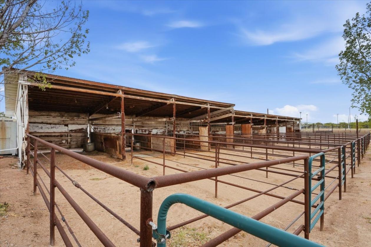 21.6 acres, 2 Homes, Water Rights, Horse Amenities - photo 12
