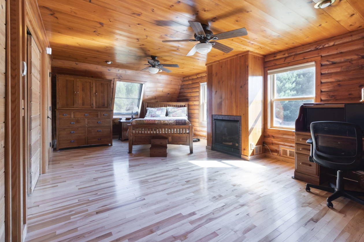 Horse and Hobby farm with amazing home and out buildings... Alma