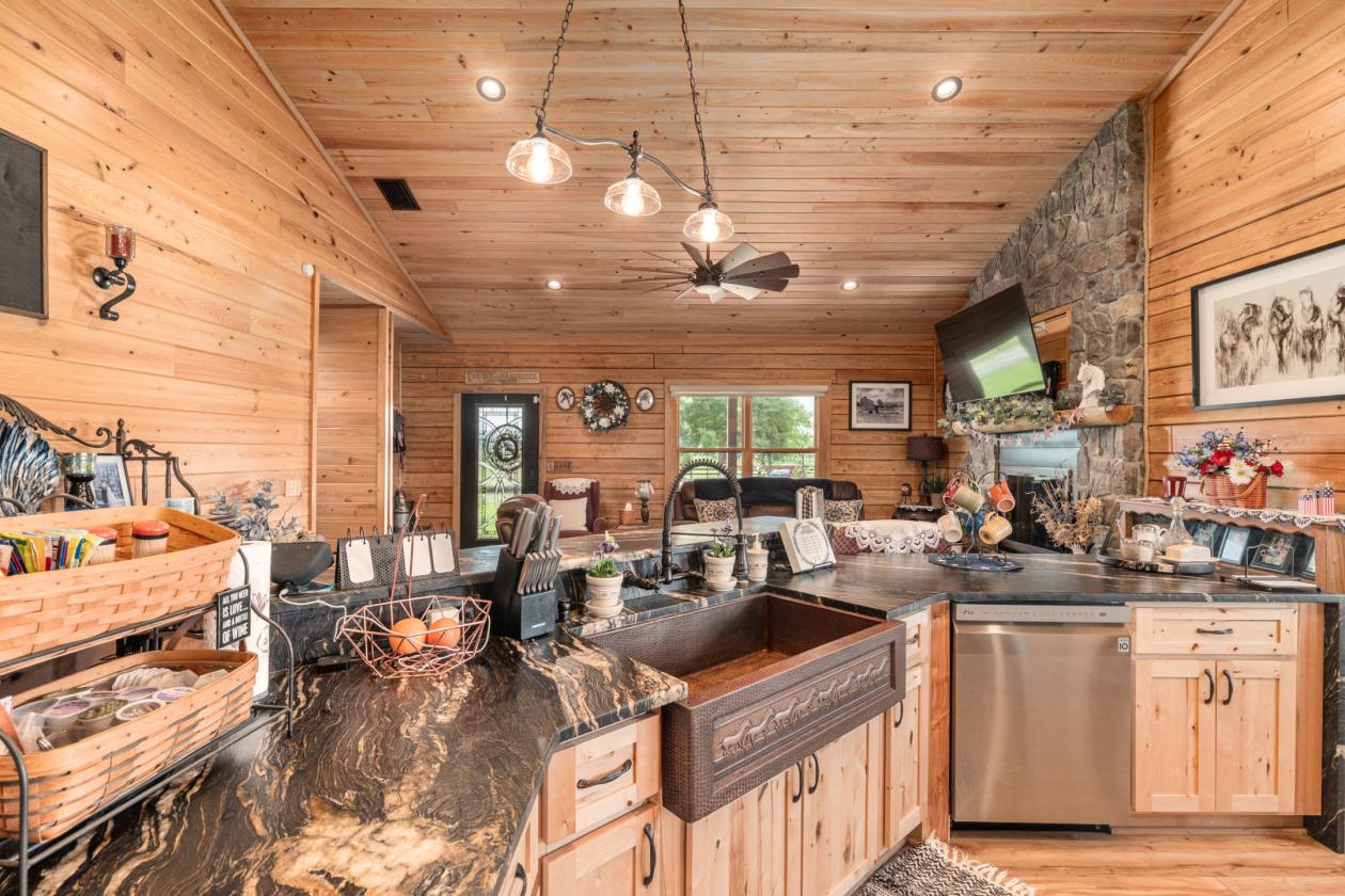 10 Acre Horse Facility/Harness Racing Community - photo 8