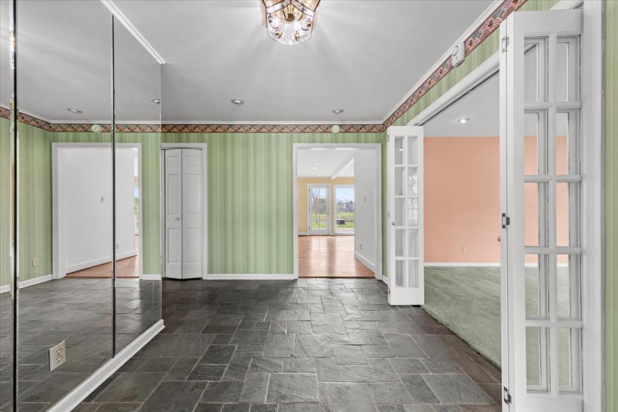 7-9 Level, Unrestricted acres, Single-Story Home - photo 4
