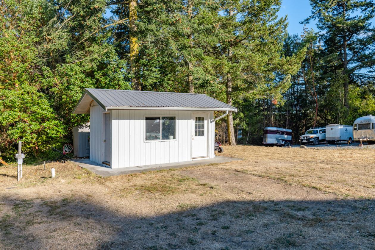 Beautifully Updated Acreage Estate - photo 24