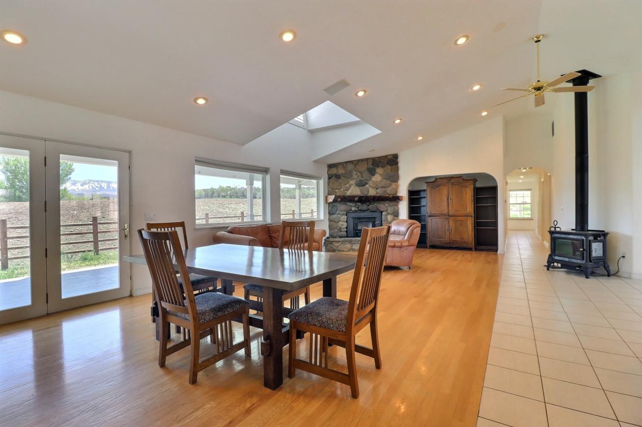 Beautiful Horse Property on 5.37 Acres - photo 8