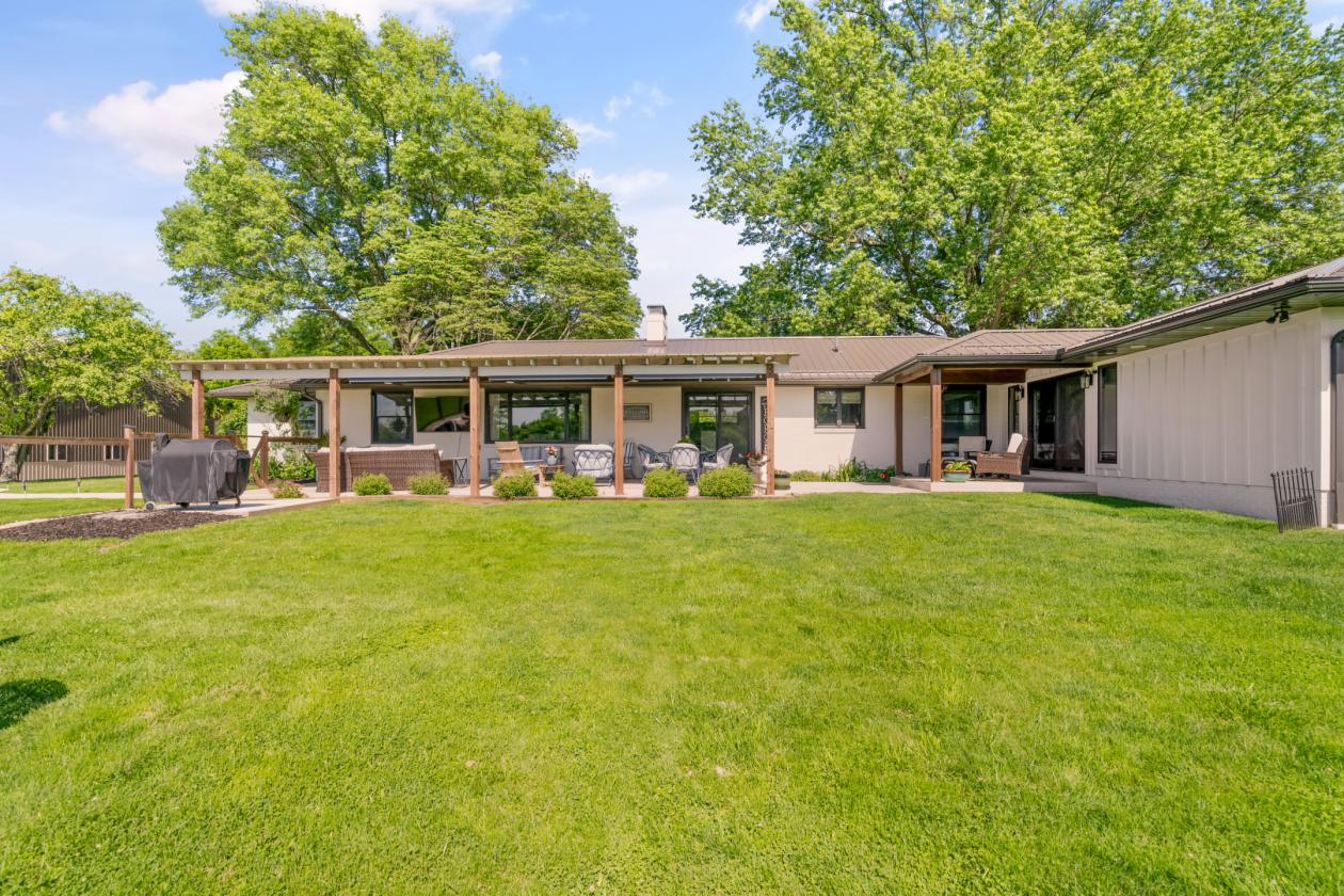 Expansive Equestrian Estate on 13 Acres! - photo 15