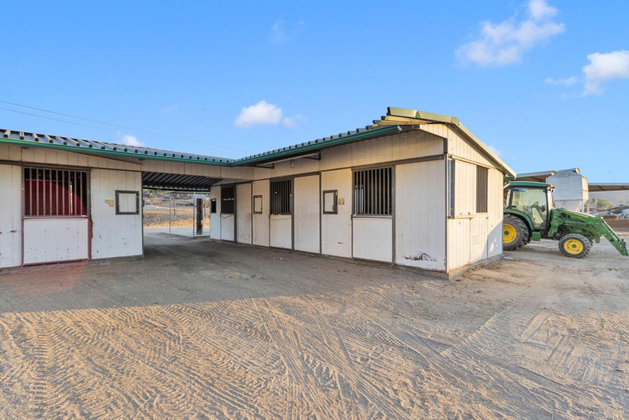 Equestrian Estate Near Wine Country - photo 27
