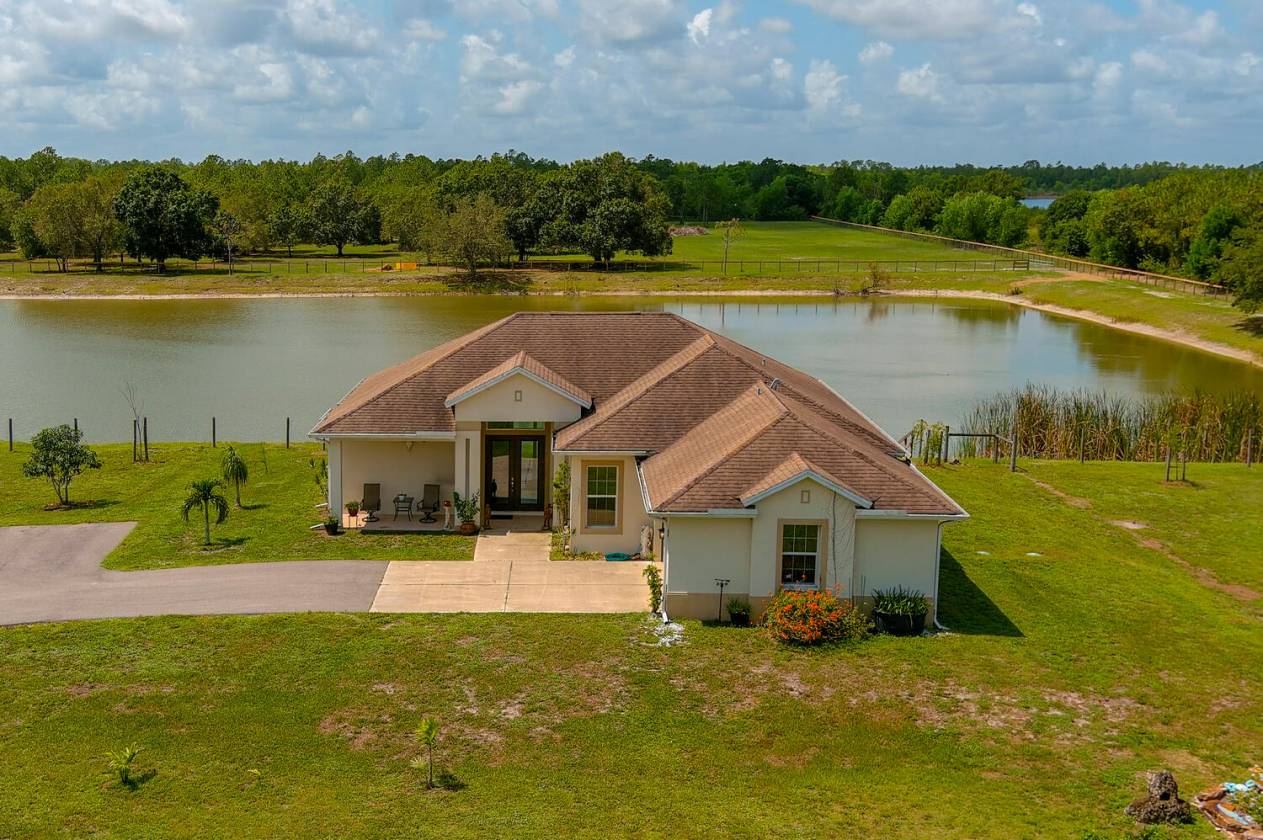 Horse property on 20 acres Room to Build more homes! - photo 2