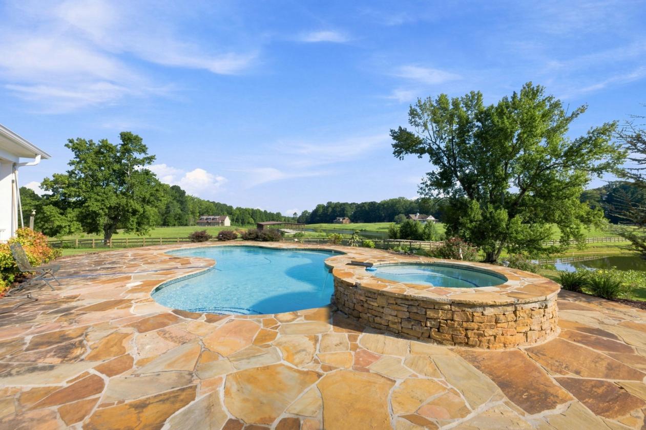 Luxury Estate Home 23 acres Lake Barn Pasture - photo 25