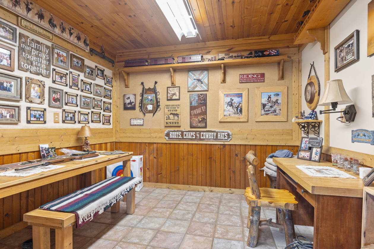 NEW PRICE! 38 ACRE HORSE FARM! - photo 19