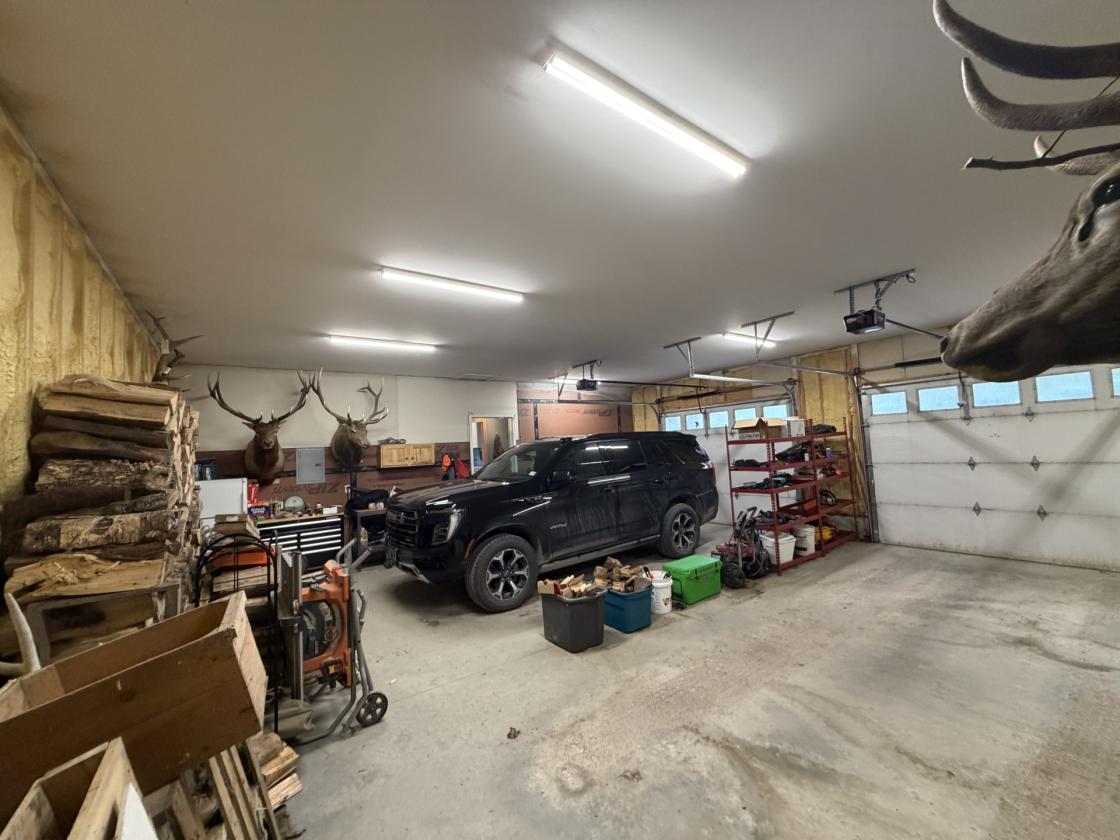 Country Retreat on 5 acres with stable - photo 7