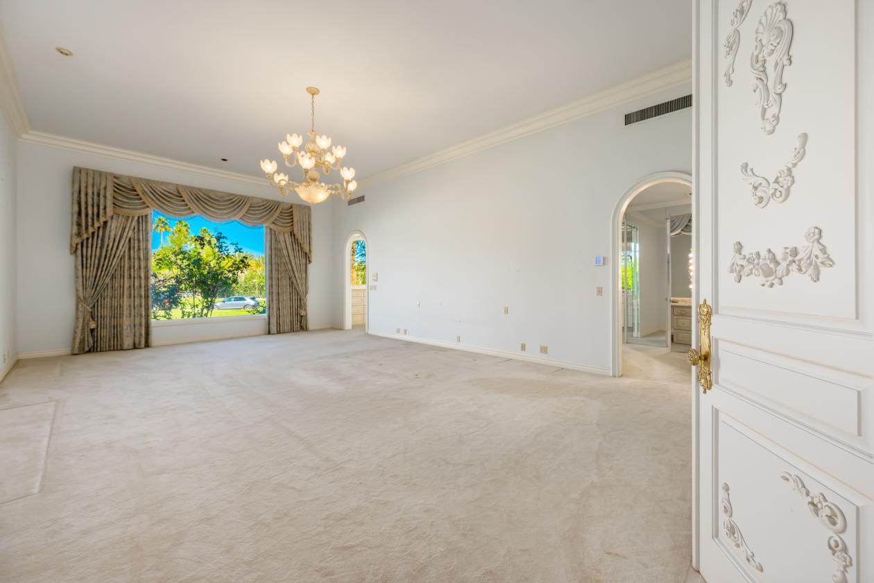 Beautiful equestrian compound on 9.29 acres - photo 14