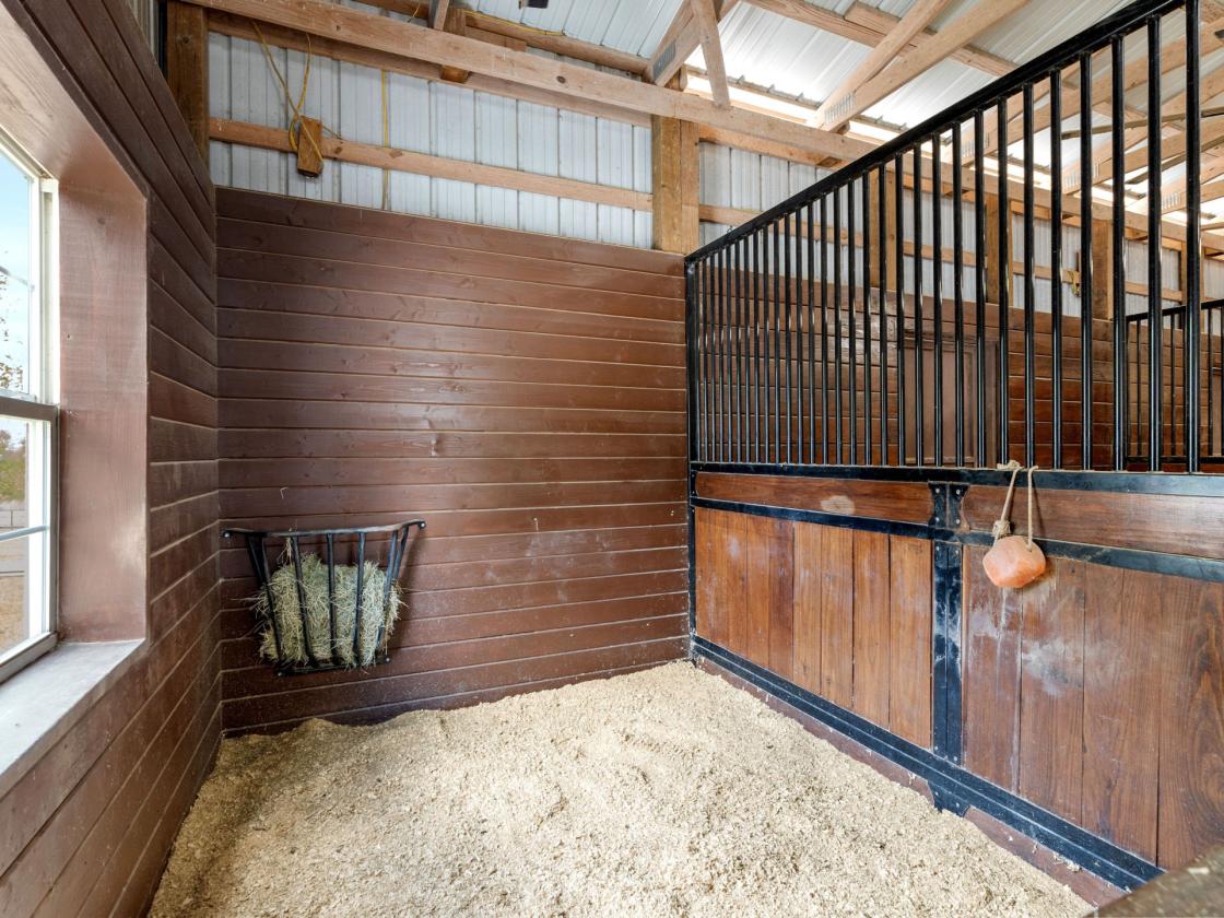 Hill Country Showcase Home Plus Horse Barn - photo 24