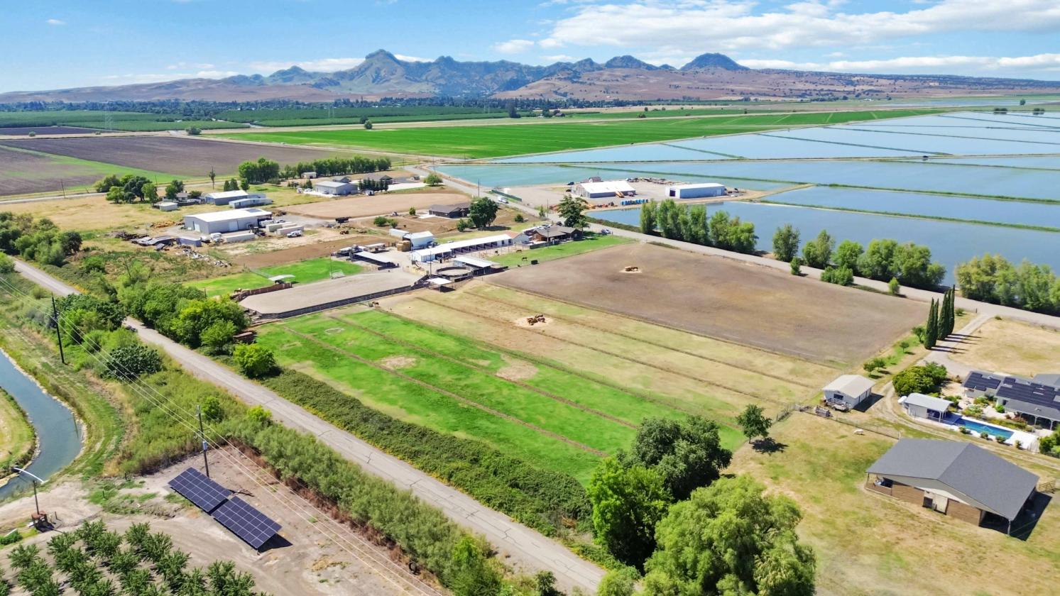 Full-care Boarding from pastures to rodeo arena! - photo 1