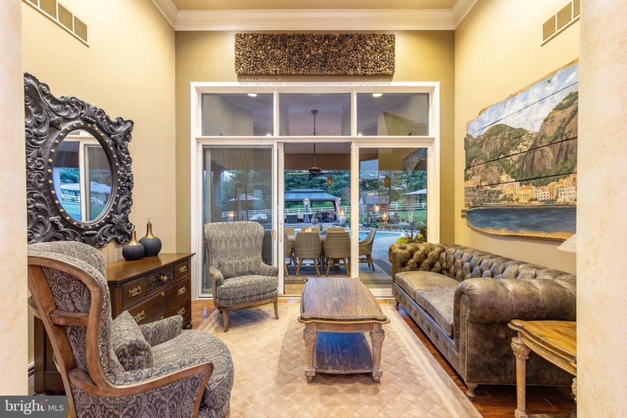 Luxury Equestrian Estate with 4-Stall Barn & Arena - photo 7