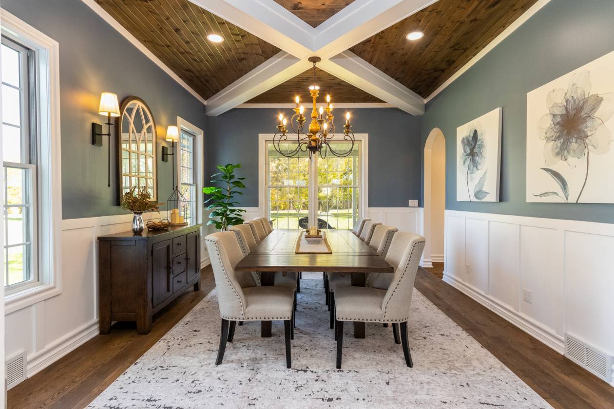 Modern Equestrian w/Indoor & Outdoor Riding Arenas - photo 3
