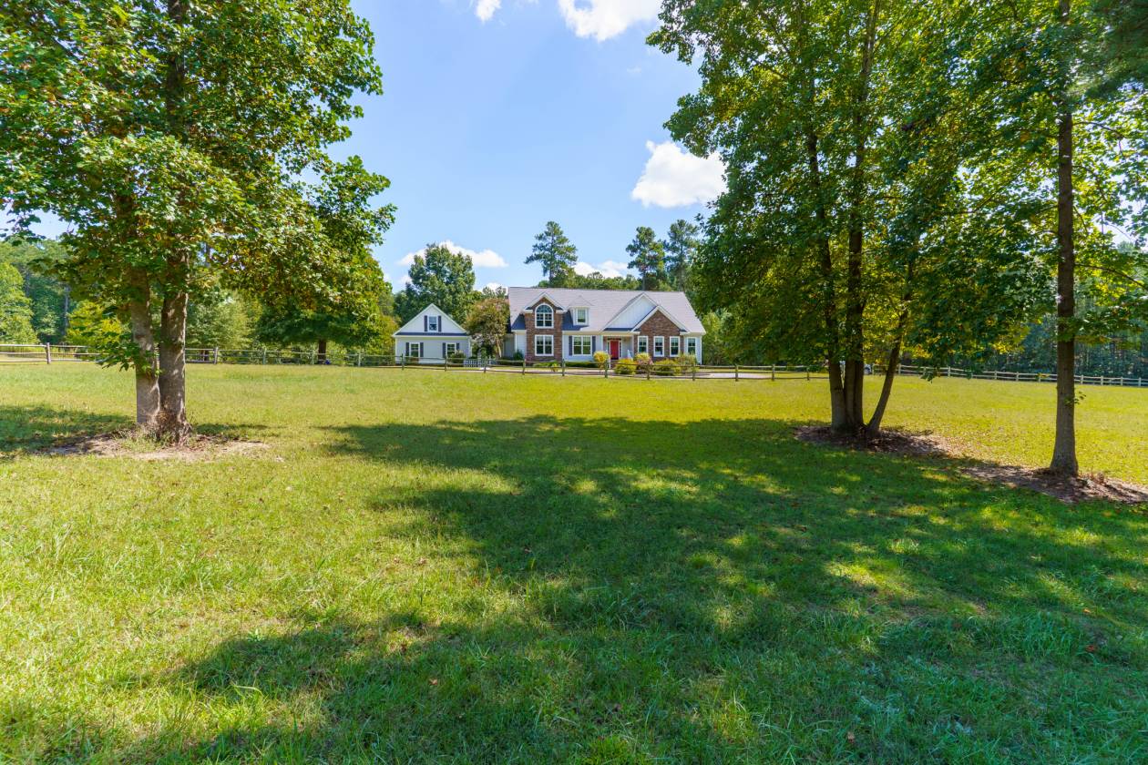 Horse Property for sale.