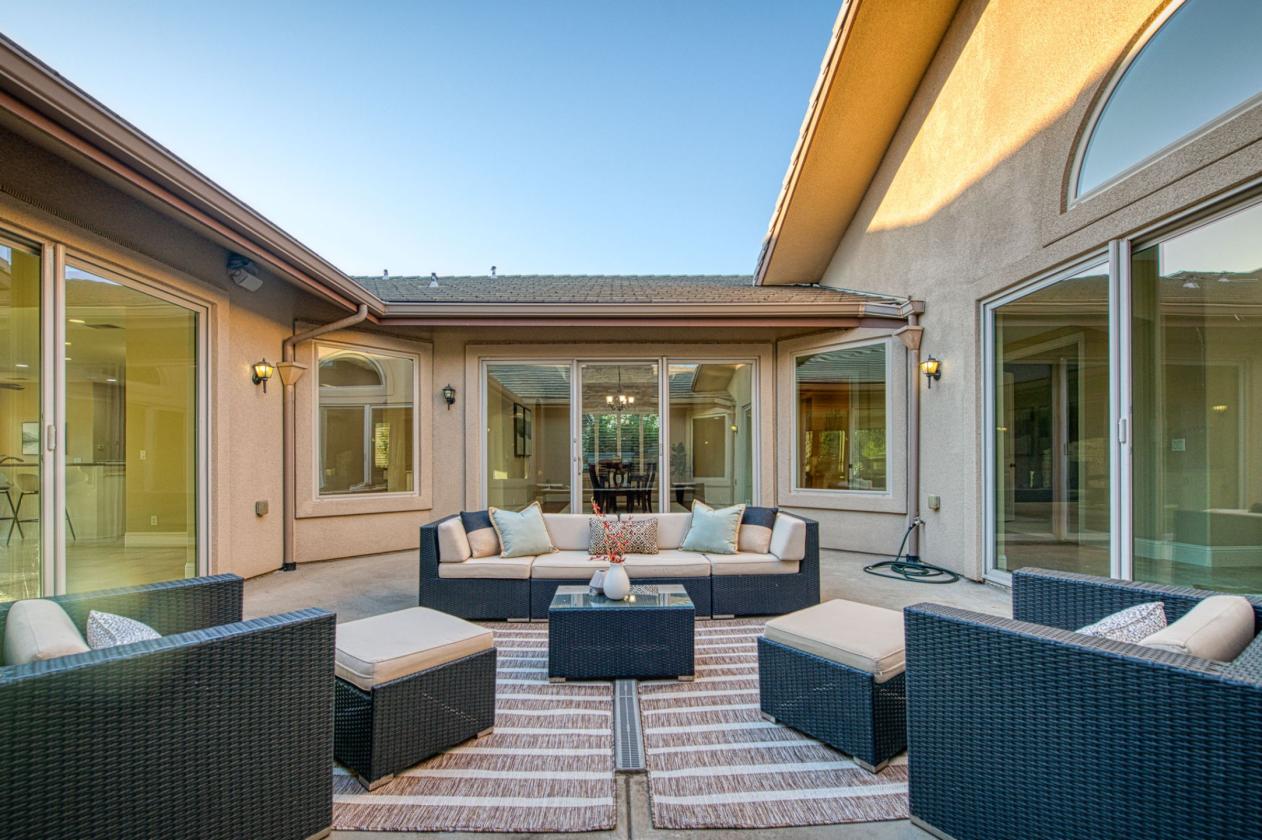 Stunning Home with Scenic 20 Acres Horses Allowed - photo 7