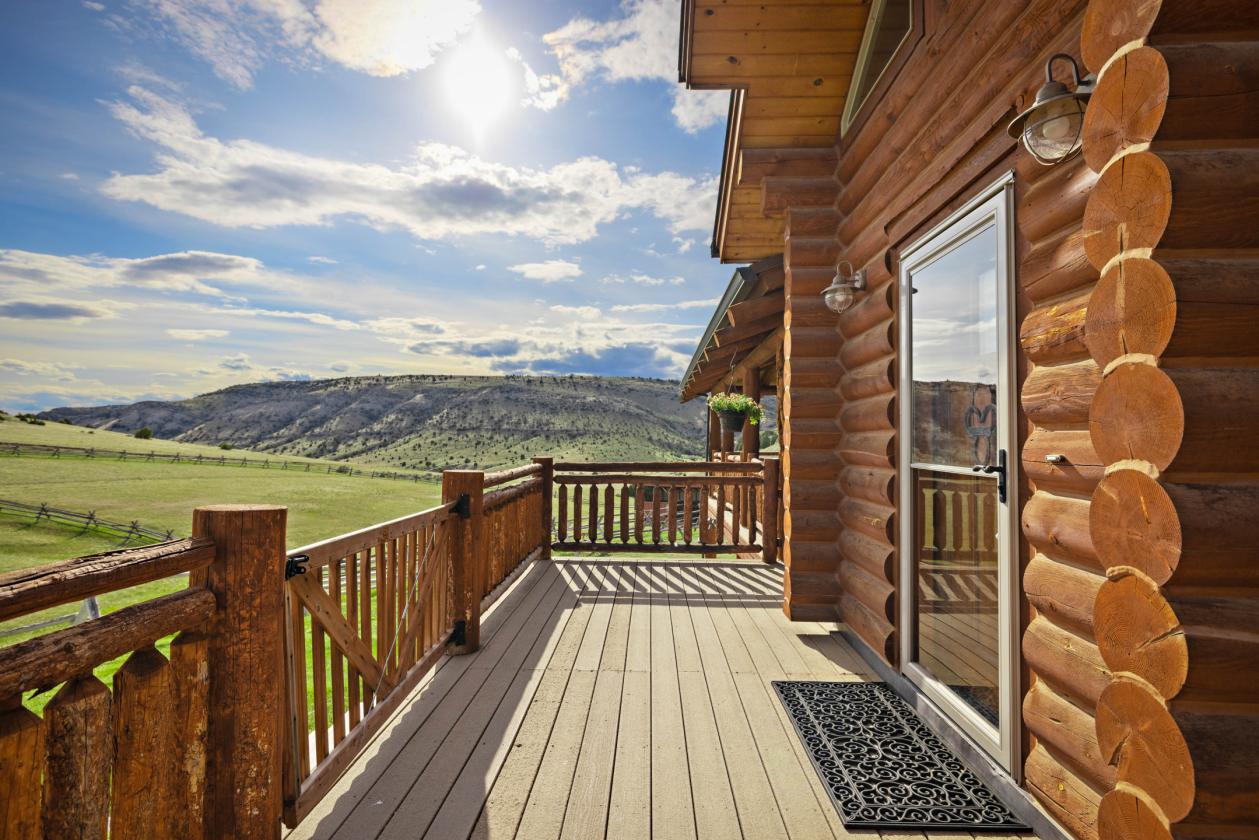Dream log home on 20 Acres - Fenced & Ready - photo 2