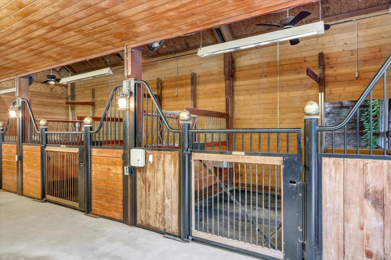 One-of-a-kind, GATED, EQUESTRIAN PROPERTY! - photo 7