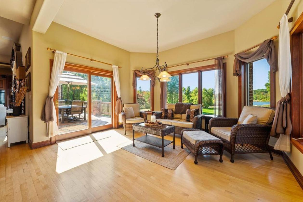 Luxury Horse/Hobby Farm Estate with Gorgeous Views - photo 18