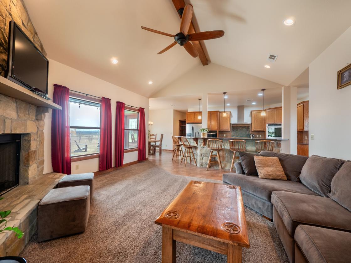 Contemporary Luxury Meets Wide-Open Spaces - photo 8