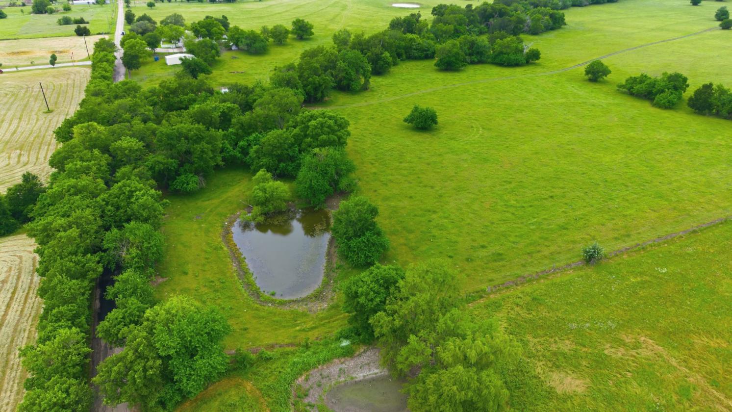 194 ACRE BREATHTAKING RANCH - photo 4