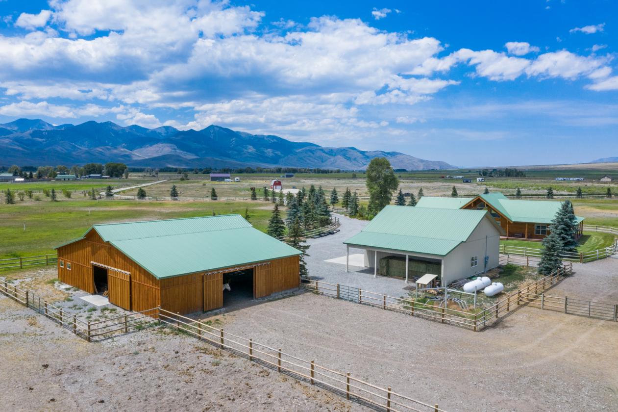 Turnkey Equestrian Estate, Stunning Views - photo 5