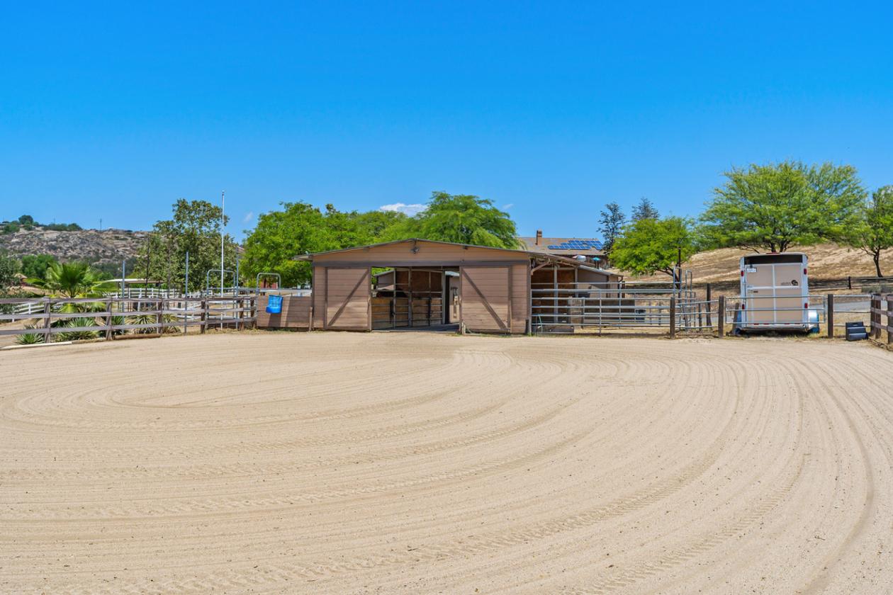 Impressive Equestrian Resort - photo 14