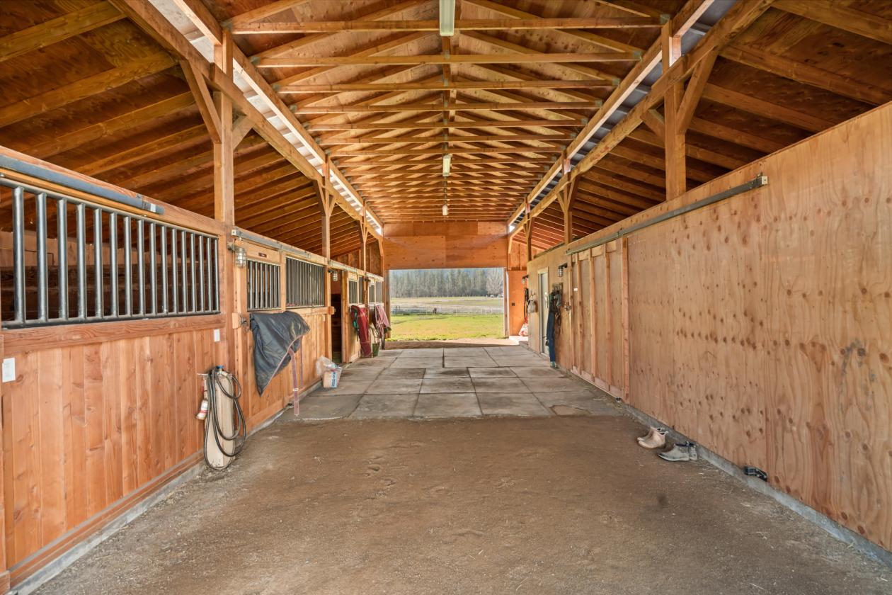 Amazing Horse Property in Southern Oregon - photo 7