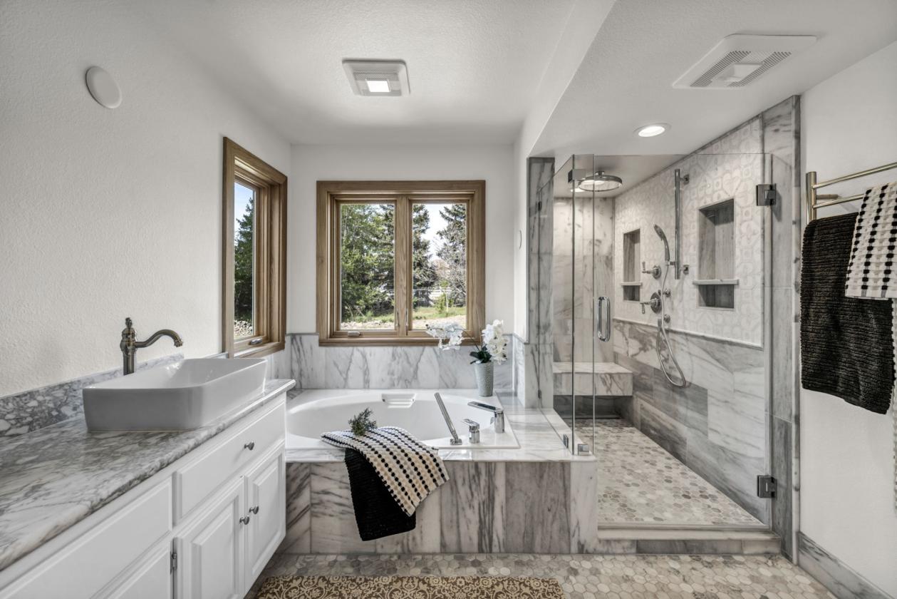 1.5 MILLION DOLLAR REMODELED HORSE ESTATE - photo 27