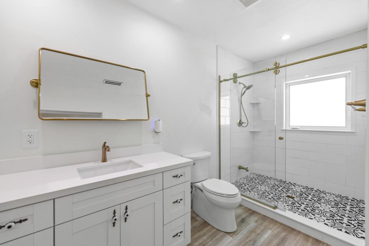 Luxury Home | 2-Stall Barn | Round Pen | Paddocks - photo 22