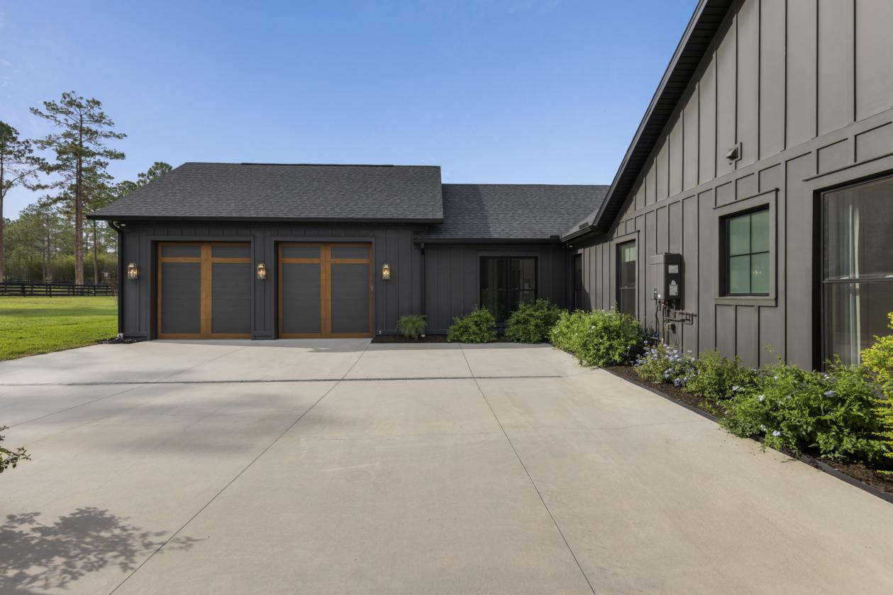 Lakewood Ranches Modern Estate - photo 10
